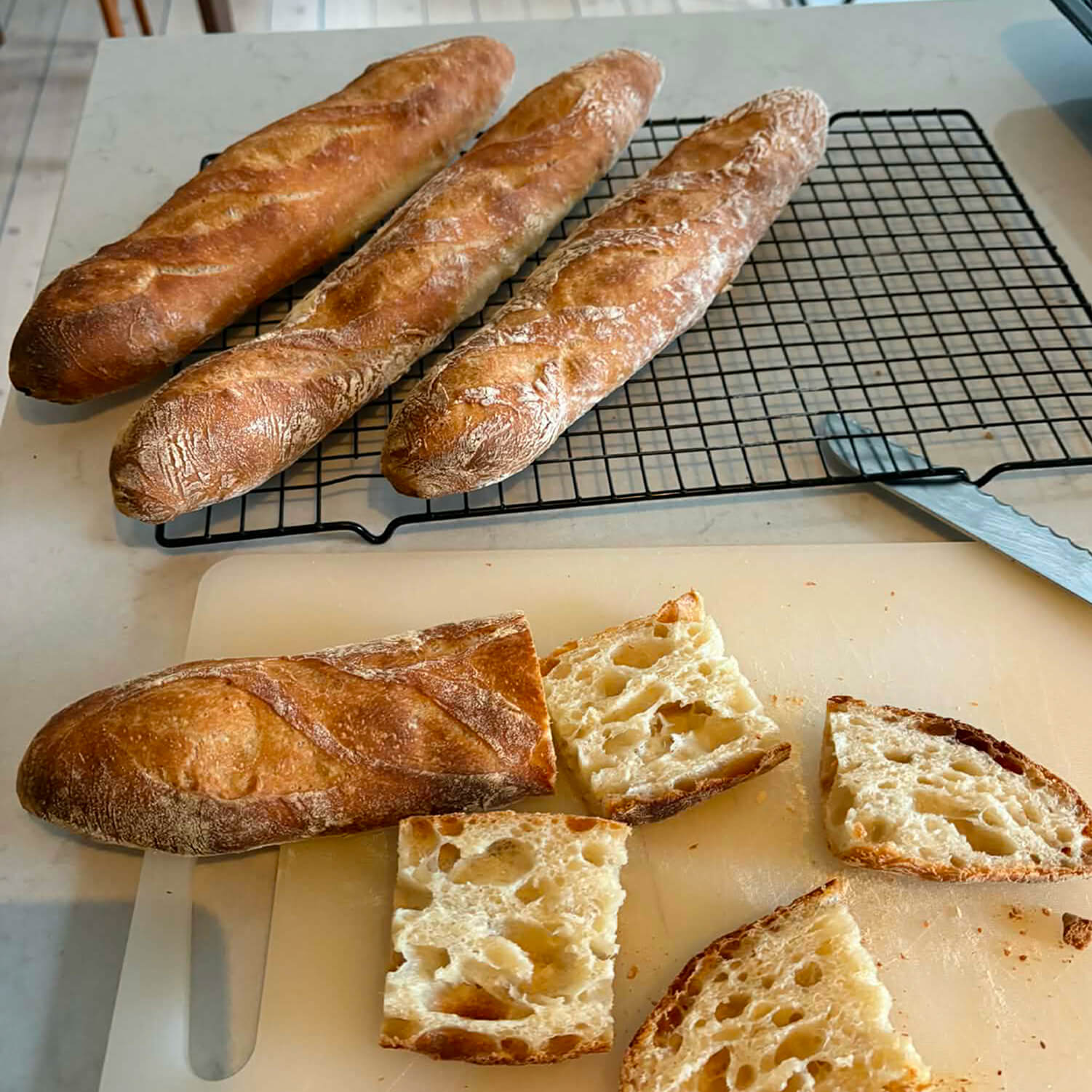 Utsökta, nybakta baguetter